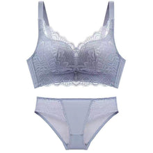 Scarlet Lace Beauty Set